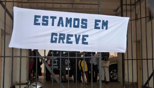 FaixaEstamosEmGreve.jpg
