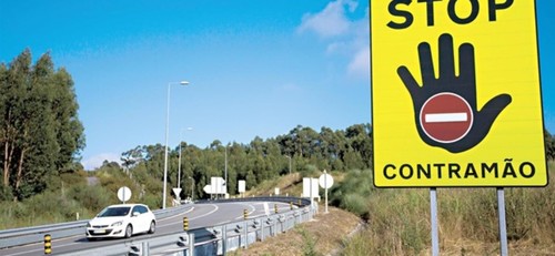 A Administração Conduz em Contramão