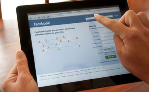 FacebookTablet.jpg FacebookTablet.jpg