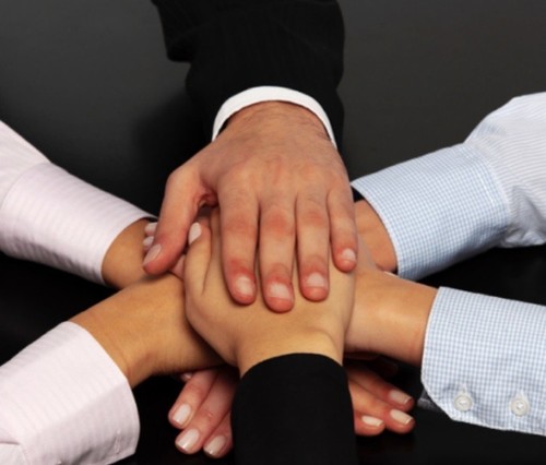 Maos=Pacto.jpg Maos=Pacto.jpg