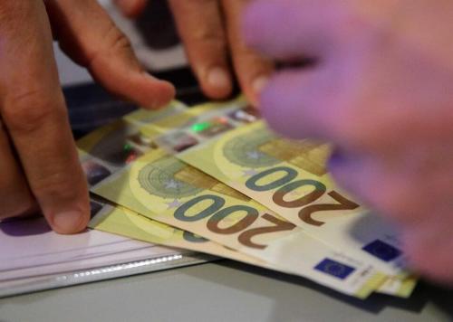 “Toma lá 3 mil euros”
