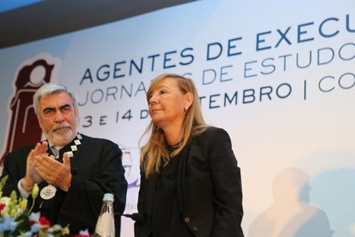 JoseCarlosResende-Aplaude-PaulaTeixeiraCruz.jpg JoseCarlosResende-Aplaude-PaulaTeixeiraCruz.jpg