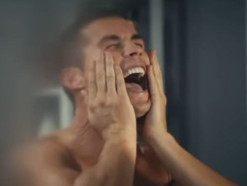 CristianoRonaldoSozinhoEmCasa.jpg