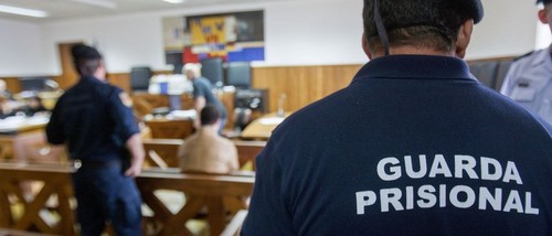 Greve Adia Julgamentos