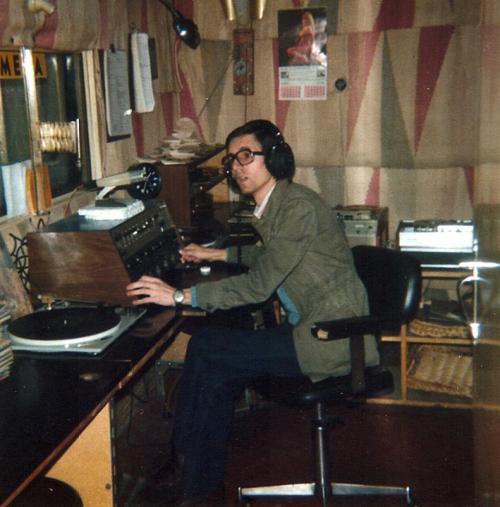 António Arede - estúdio da Rádio Altitude .jpg
