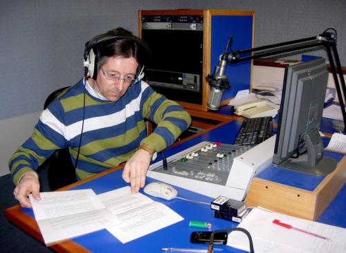 António AREDE no estúdio .jpg