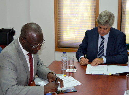 Assinatura de Protocolo IPG - Guiné Bissau.jpg Assinatura de Protocolo IPG - Guiné Bissau.jpg