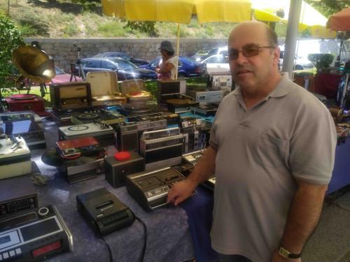 Radio Fair Me.jpg Radio Fair Me.jpg