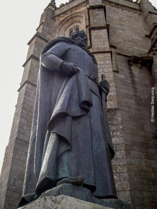 Estátua de D. Sancho I - Guarda - hs.jpg