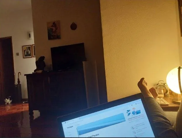 Colcha de retalhos a completar madrugada fora