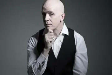 DEVIN TOWNSEND anuncia lançamento do novo álbum, "Harmonic Dharma", sob o nome Dreampeace