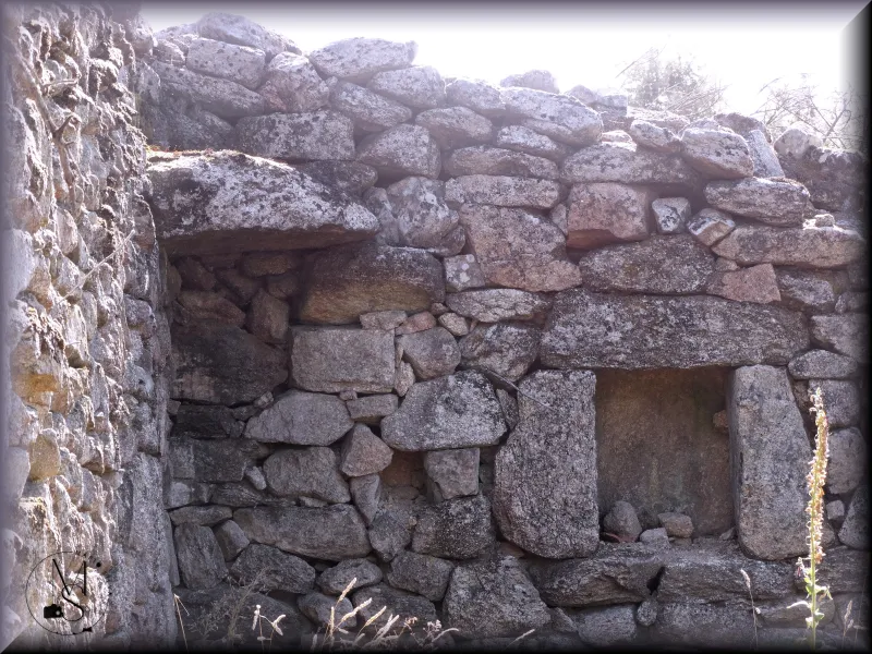 O Testamento de Granito:  Memória e Ruína no Coração  de Trás-os-Montes