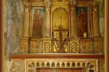 O Esplendor Silencioso do Tempo:  Altar da Capela de Nossa Senhora das Dores em Nozelos