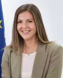 O que a Senhora Ministra da Cultura, Margarida Balseiro Lopes, tem a responder a estas duas deputadas da Nação?