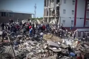 Magnitude 7,4