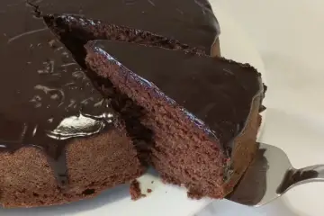 Bolo de Chocolate da Horta com Amendoim