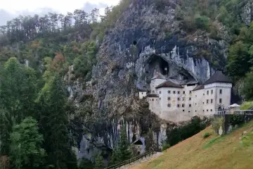Dia 4: Das grutas ao Castelo nas Cavernas