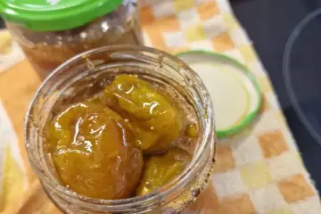 Figos caramelizados em conserva