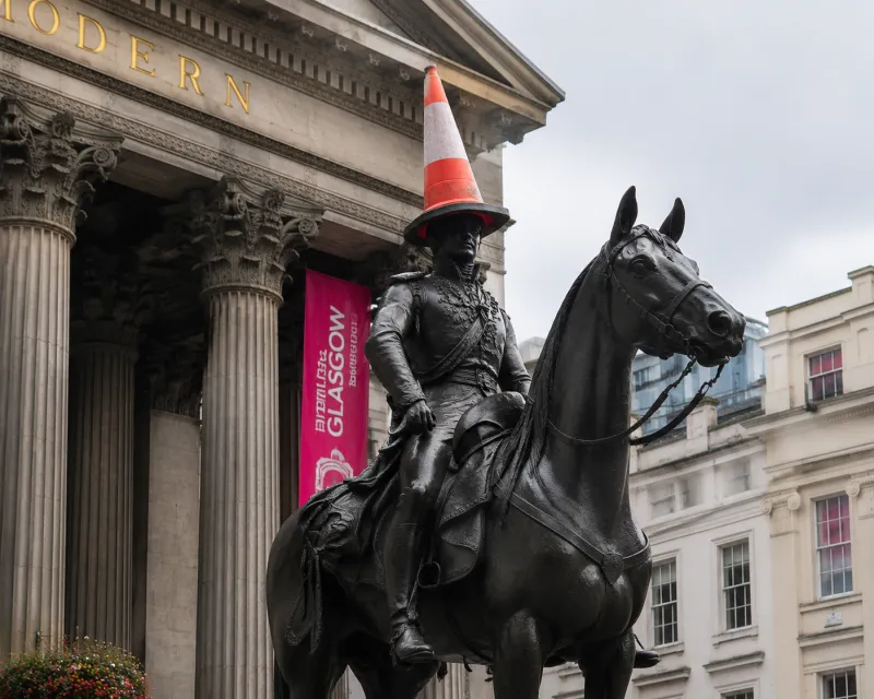 Cones em Glasgow, e o Mundial fora das linhas