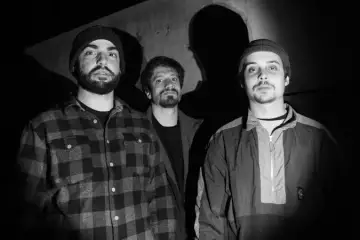 VARNA com novo álbum "BOILING POINT" traz stoner, punk e psicadelismo dos arredores de Lisboa 