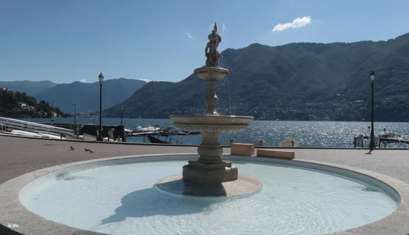 Fontana di Piazza Risorgimento (Fonte da Praça Risorgimento), Cernobbio, Lago de Como, Itália