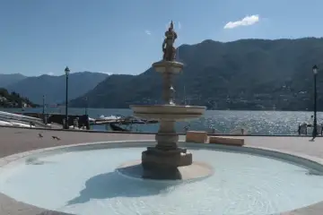 Fontana di Piazza Risorgimento (Fonte da Praça Risorgimento), Cernobbio, Lago de Como, Itália