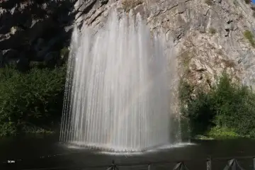 Jogos de água junto ao Grand Anticlinal, Durbuy, Bélgica