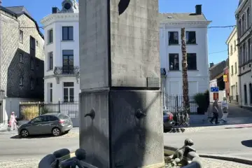 Fonte da Parte Alta – Les Piche Cacaye, Bastogne, Bélgica