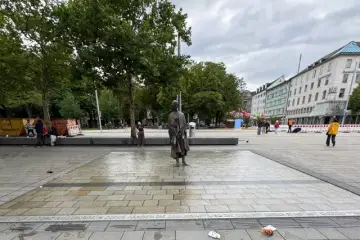 Manzù Brunnen / Manzù Fountain, Augsburg, Germany