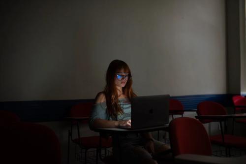 Ao se deparar com a sua imagem a circular na internet, Rafaela sentiu-se violada. &ldquo;A sensa&ccedil;&atilde;o que me deixou foi que eu fui abusada&rdquo;. | Yasmin Velloso/Ag&ecirc;ncia P&uacute;blica