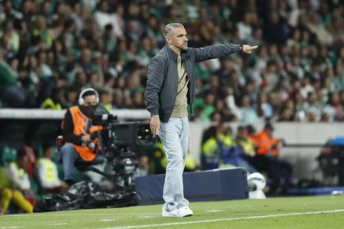 Rui Borges está sempre sobre brasas no Sporting