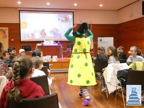 13a_Apresenta&ccedil;&atilde;o_do_Livro_Cl&aacute;udia_Pinto (33).JP