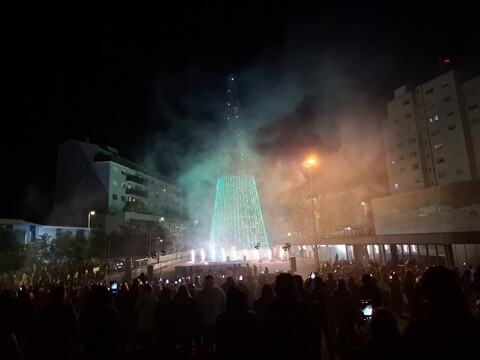 28b_Inaugura&ccedil;&atilde;o_Ilumina&ccedil;&otilde;es_de_Natal_OAz (14).