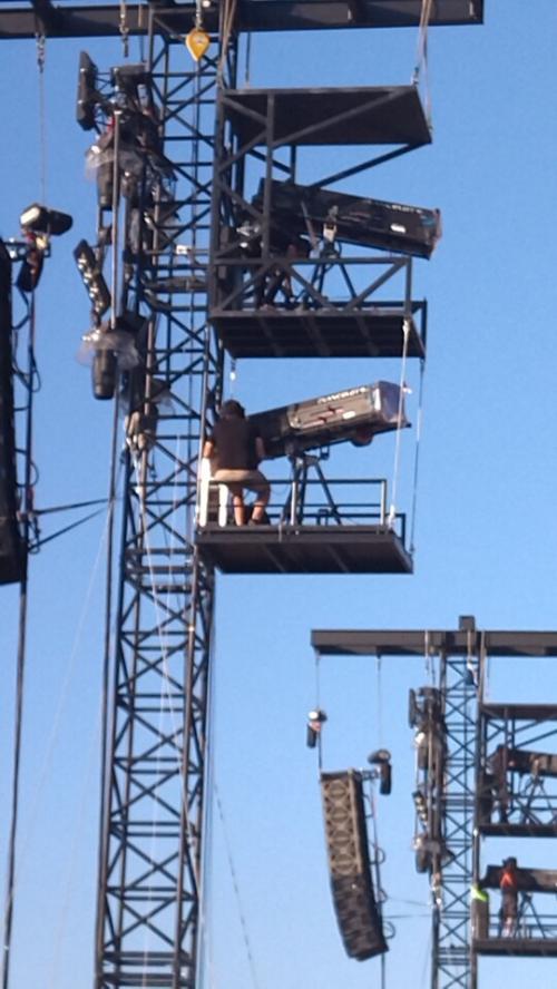 Trabalho em altura, sem segurança no trabalho no Rock on Rio 2024