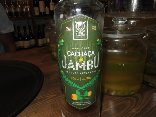Cacha&ccedil;a de Jambu