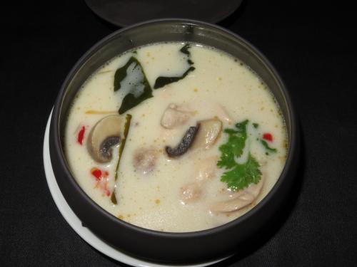Tom - Kha - Gai | Caldo de coco e galinha Tom - Kha - Gai | Caldo de coco e galinha