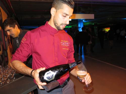 Ant&oacute;nio Lopes e as boas-vindas dadas com Champagne