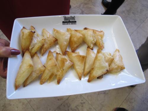 Trouxas de queijo de cabra e mel Trouxas de queijo de cabra e mel