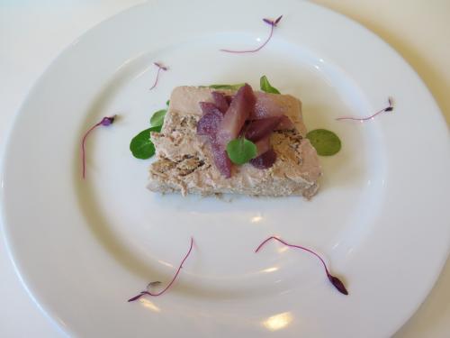 Terrina de Coelho com Pera Bêbeda Terrina de Coelho com Pera Bêbeda