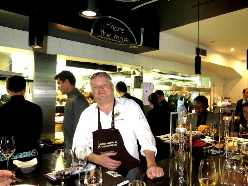 Dieter Koschina na Mesa do Chef... na cozinha do VILA JOYA