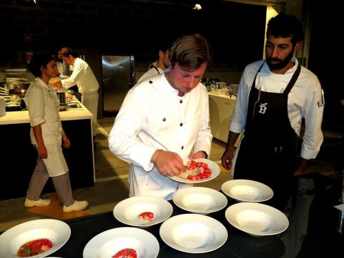 Kevin Fehling e David Jesus, chef de cozinha do BELCANTO de Jos&eacute; Avillez