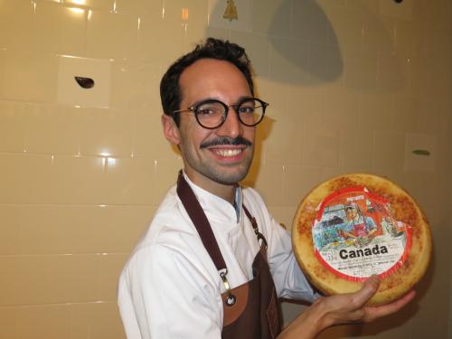 João Jesus e o queijo Canada João Jesus e o queijo Canada