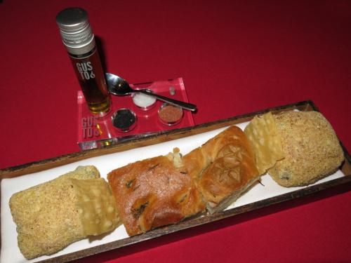 P&atilde;es, azeite, sais