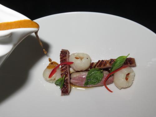 Caril vermelho de pato | Peito de pato assado com líchias e caril vermelho Thai Caril vermelho de pato | Peito de pato assado com líchias e caril vermelho Thai