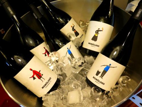 Mon&oacute;logo Avesso P67 branco 2015 / Mon&oacute;logo Arinto P24 branco 2015 / Mon&oacute;logo Chardonnay P706 branco 2015