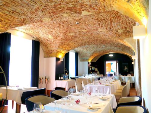 Uma das salas do restaurante ÂNFORA, no Palácio do Governador Uma das salas do restaurante ÂNFORA, no Palácio do Governador