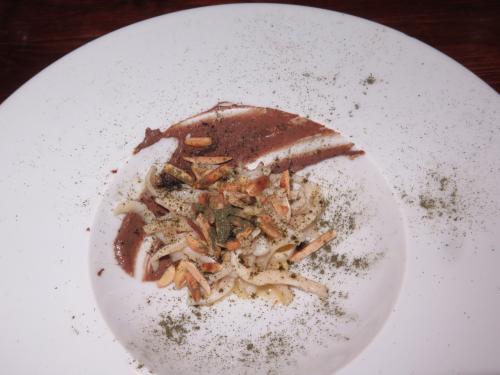 Tagliatelle de Lula, Vinagreta de Maracuj&aacute;, Morcela e Tamarindo, Nori