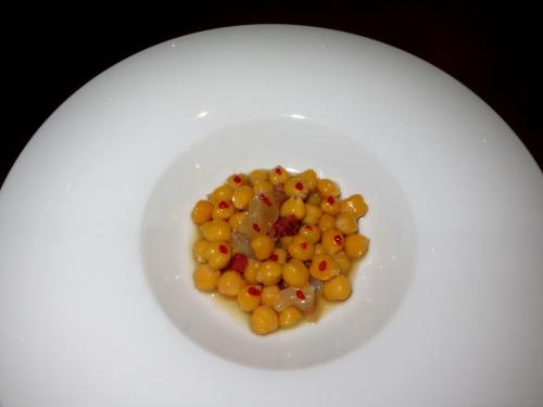 Tend&otilde;es de vitela, gr&atilde;o e chouri&ccedil;o