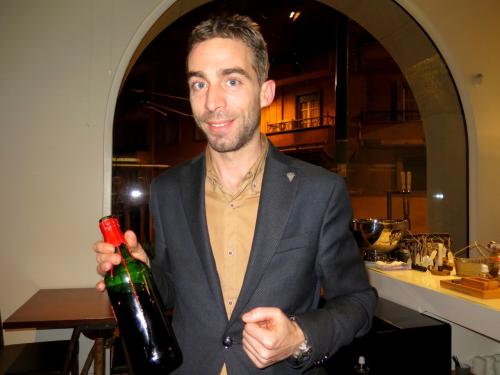 O escan&ccedil;&atilde;o S&eacute;rgio Antunes e o Vinho Fino