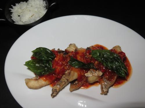 Pla - Rhad - Prik | Peixe do dia frito com molho de chili doce Pla - Rhad - Prik | Peixe do dia frito com molho de chili doce